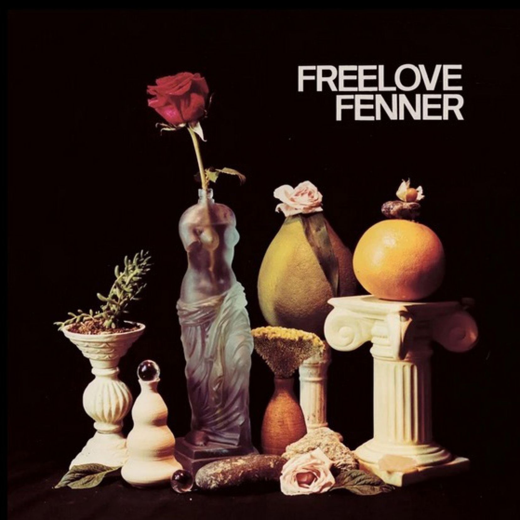 Freelove Fenner nous punit avec des caresses dans « The Punishment Zone » (Art Pop //Montréal).